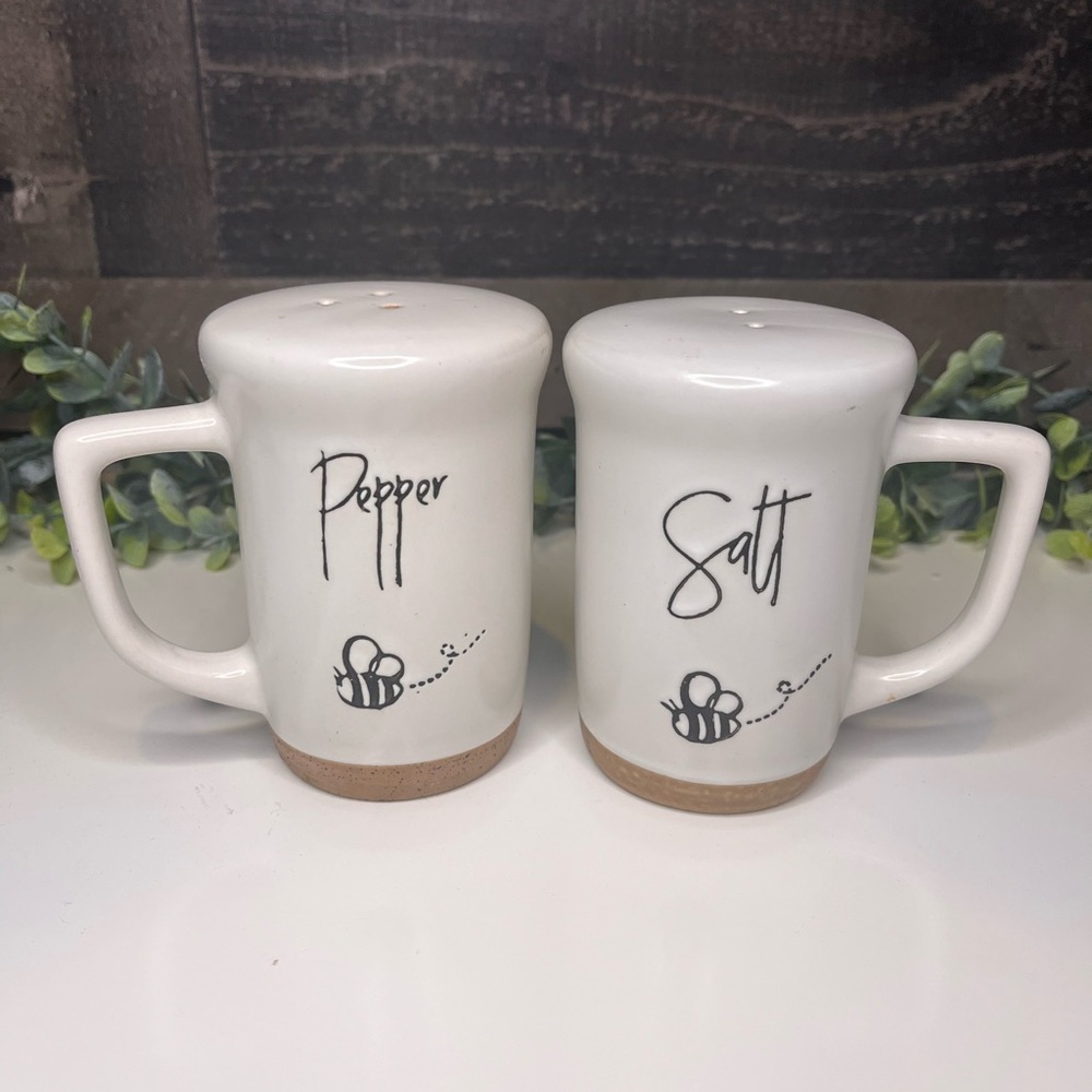 Ceramic Salt and Pepper Shaker Set - White